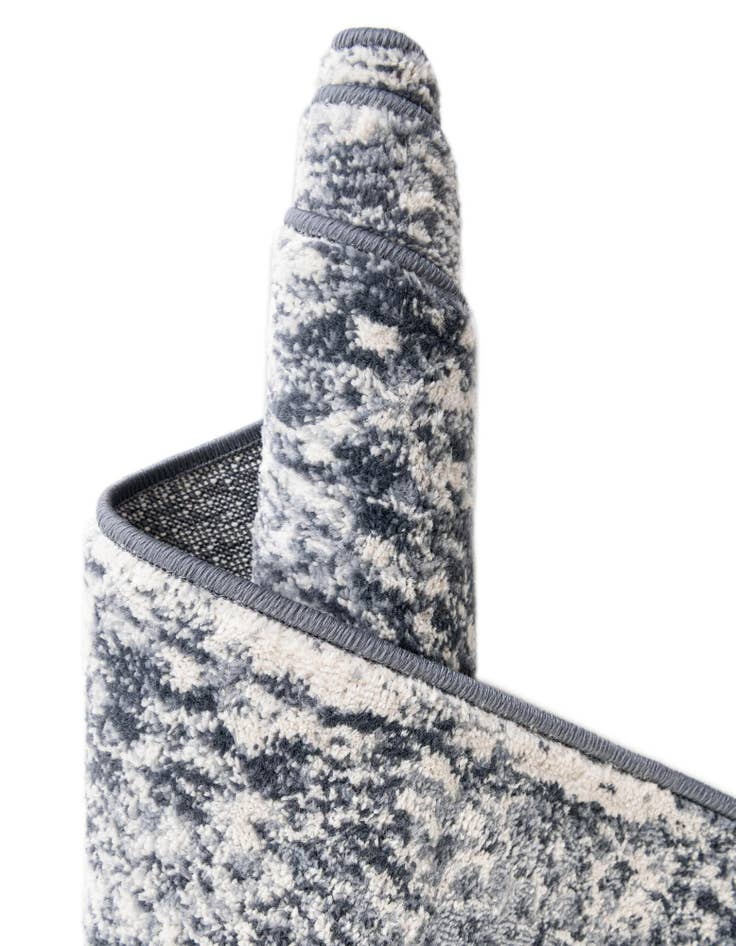 Detail image of  6' x 9' Oxford Rug