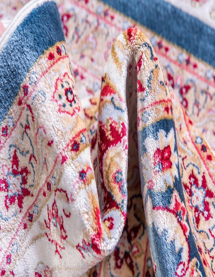 Detail image of  5' x 7' 5 Qom Bamboo Silk Rug