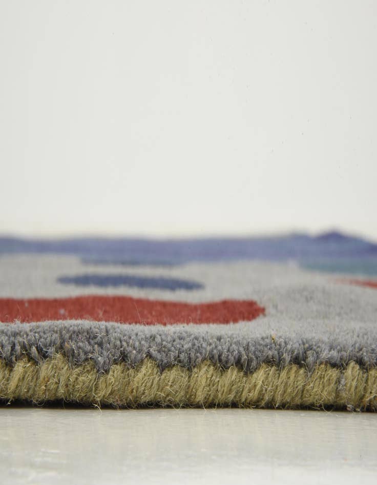 Detail image of 5' x 7' 9 Reproduction Gabbeh Wool Rug