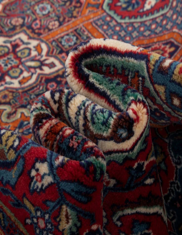 Detail image of  4' 5 x 7' 1 Sarough Wool Rug