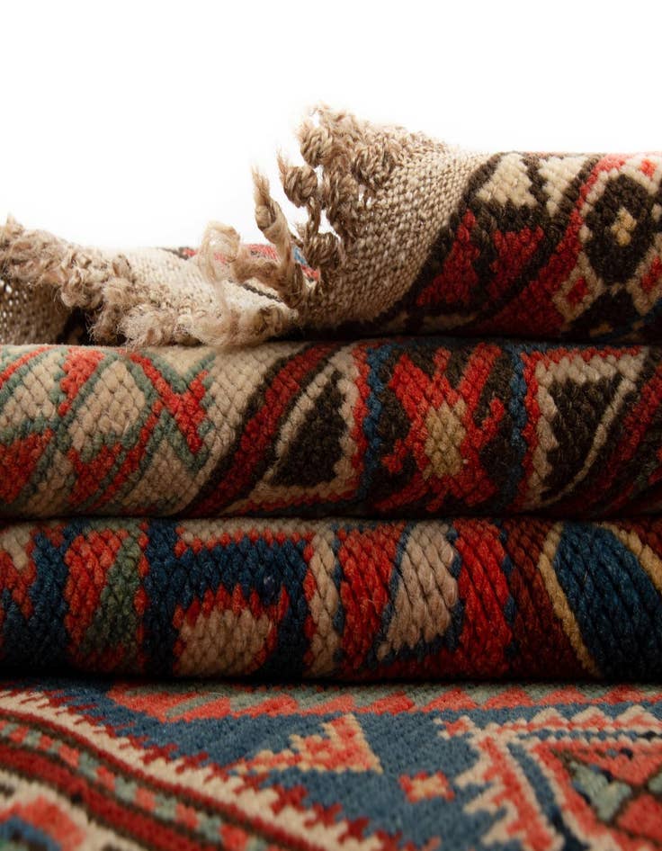 Detail image of  4' 1 x 5' 8 Schirwan Wool Rug