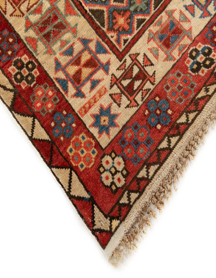 Detail image of  4' 1 x 5' 8 Schirwan Wool Rug
