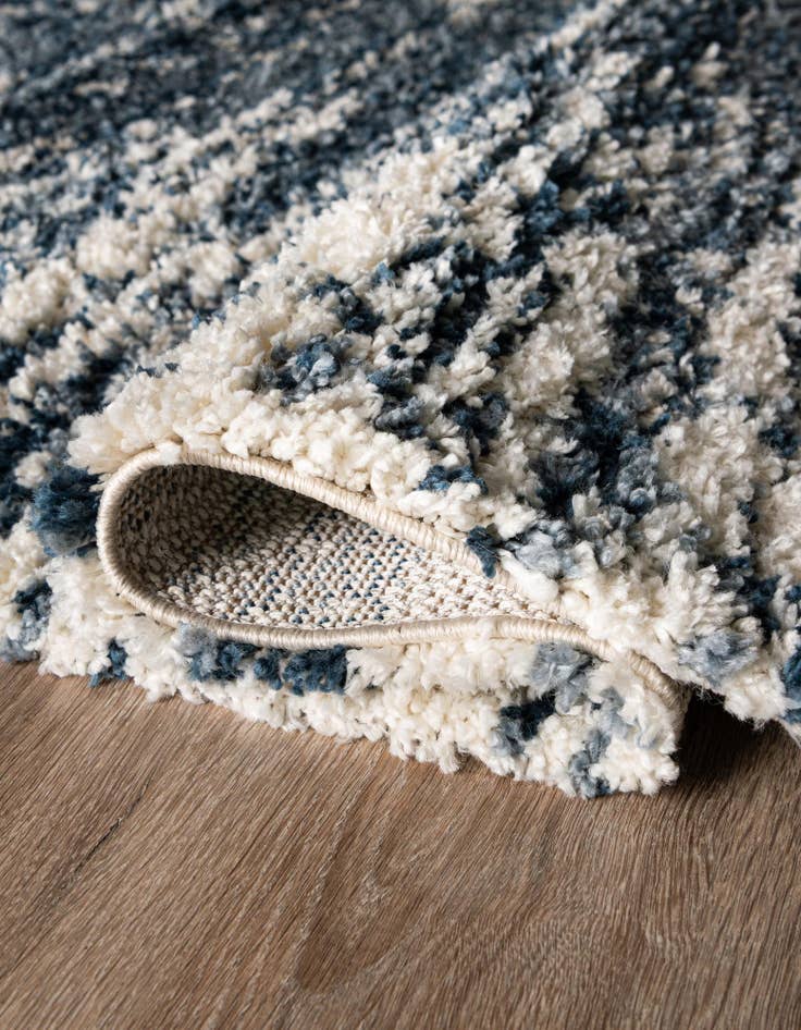 Detail image of  7' x 10' Serenity Shag Rug
