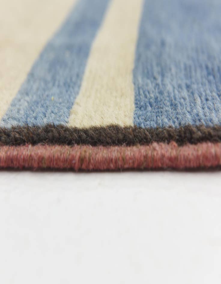 Detail image of  5' x 6' 10  Hand Knotted Shiraz-Gabbeh Persian Wool Rug