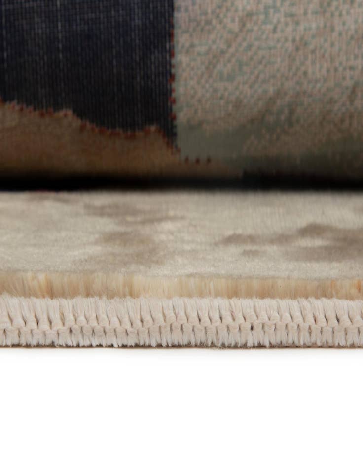 Detail image of  2' 6 x 3' 3  Hand Knotted Tabriz Persian Rug