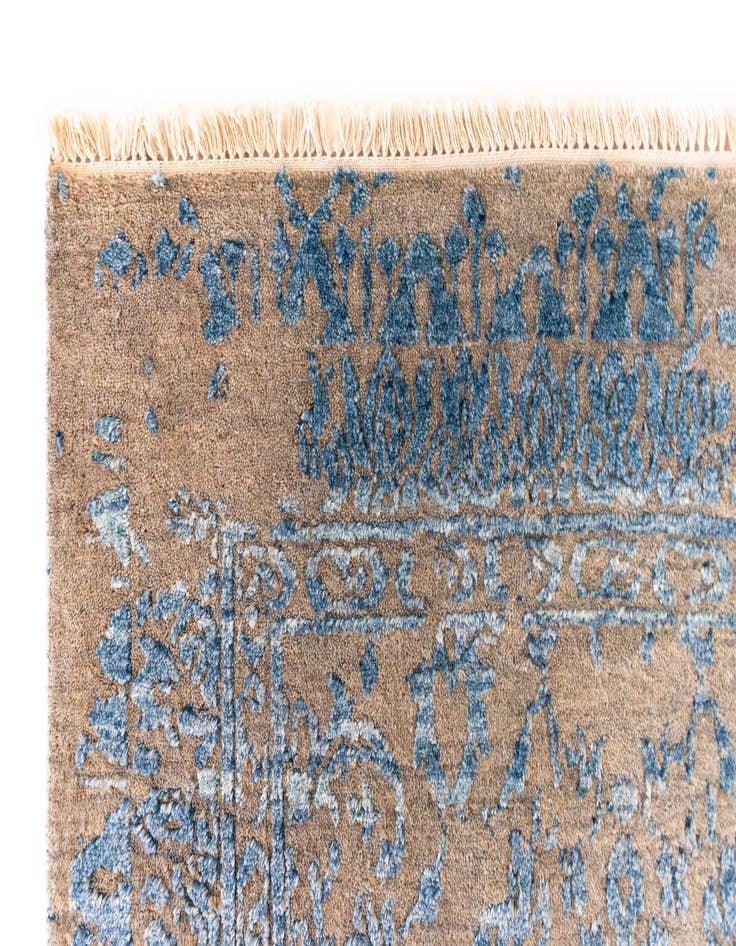 Detail image of  6' 6 x 8' 3 Tulsi Wool Rug