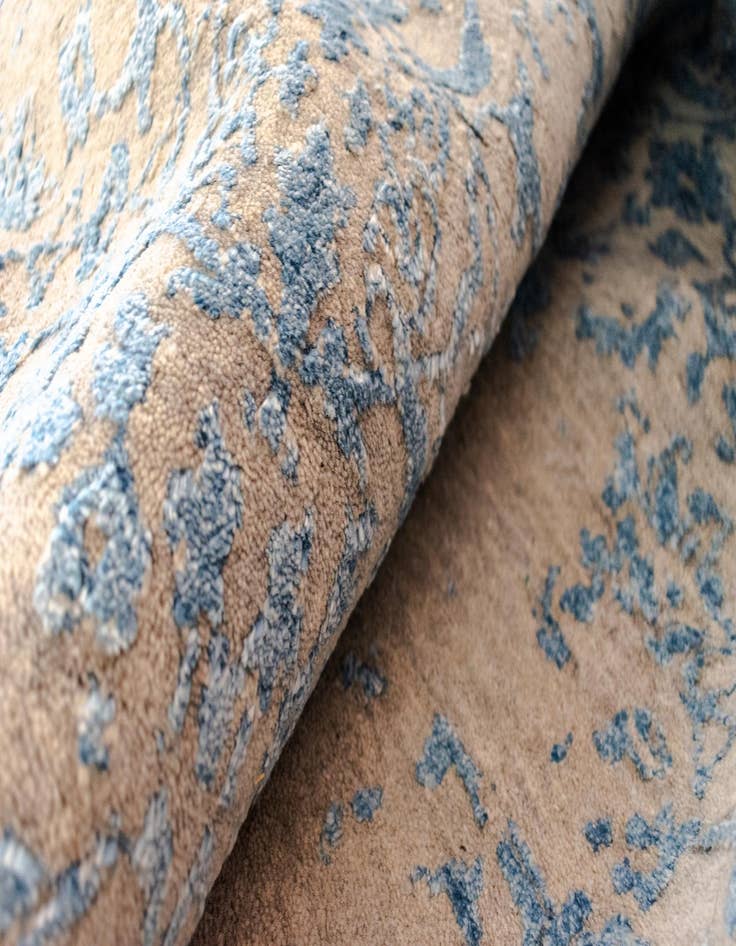 Detail image of  6' 6 x 8' 3 Tulsi Wool Rug