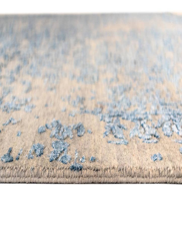 Detail image of  6' 6 x 8' 3 Tulsi Wool Rug