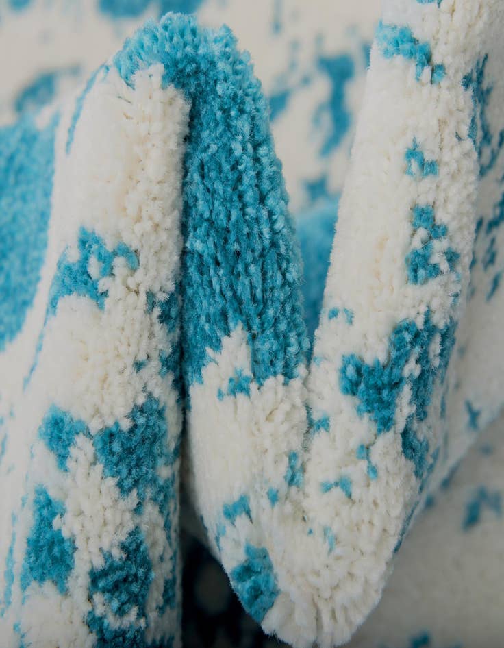 Detail image of  2' x 3' Veneto Rug