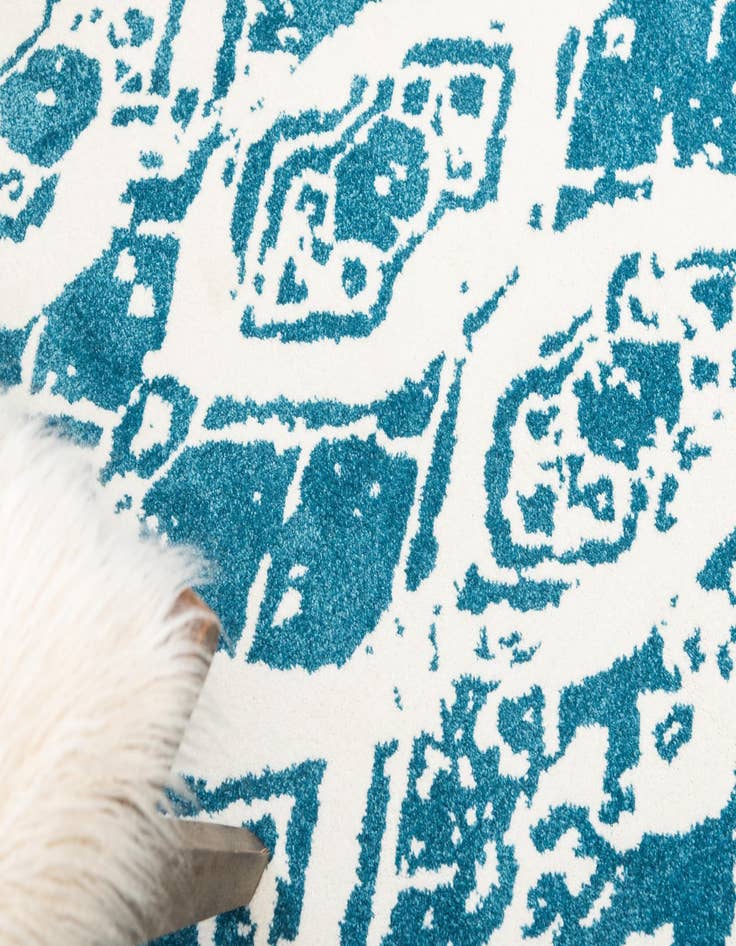 Detail image of 9' x 12' Veneto Rug