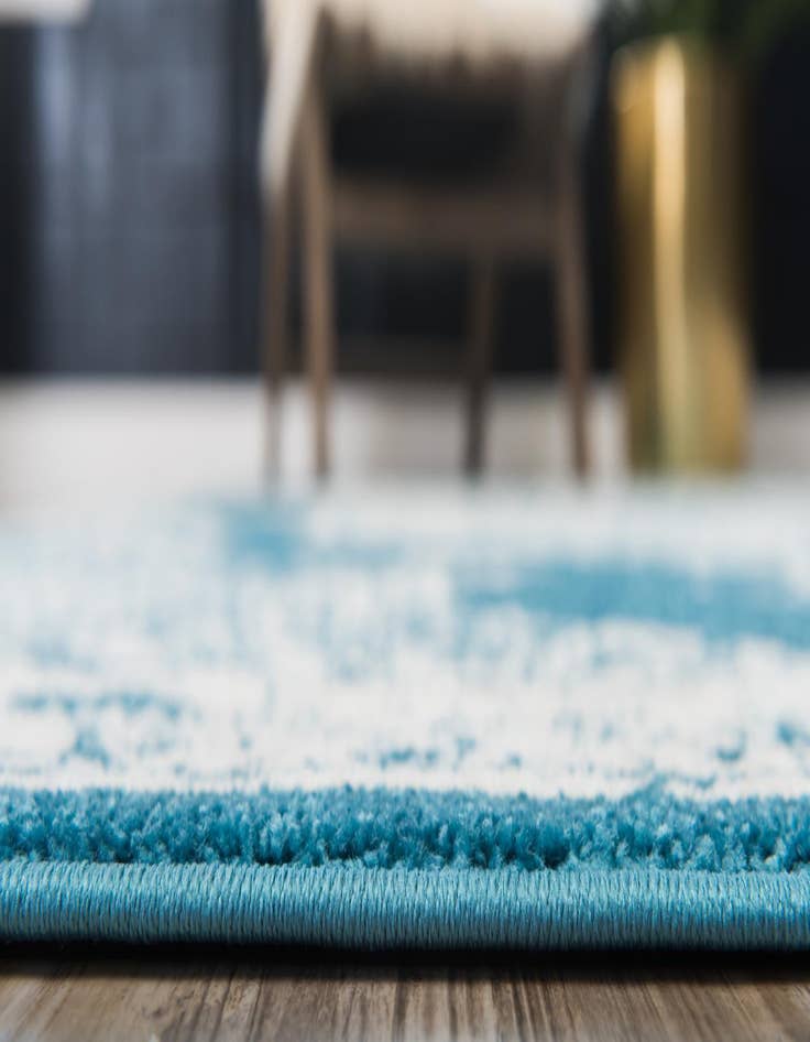 Detail image of 4' x 6' Veneto Rug