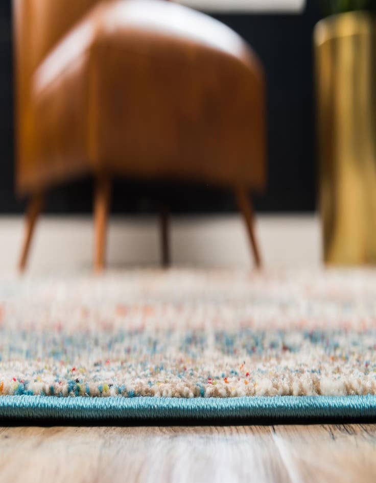 Detail image of  5' x 8' Veneto Rug