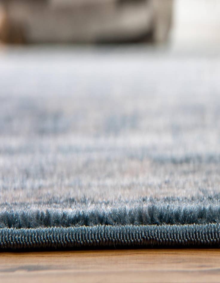 Detail image of  2' 2 x 3' Victoria Rug