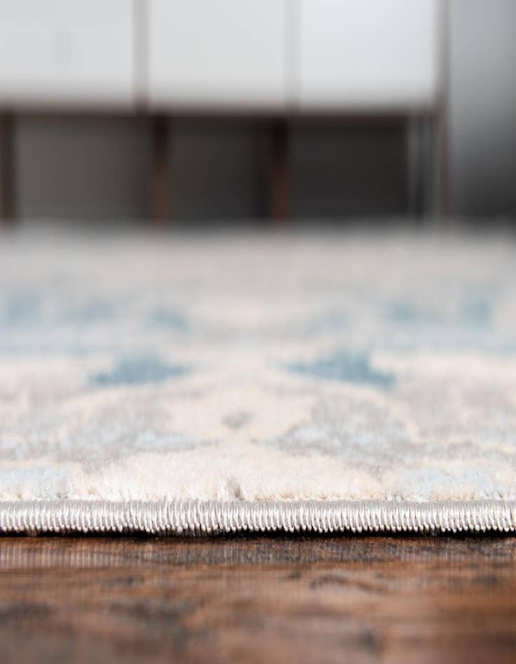 Detail image of  4' x 6' Victoria Rug