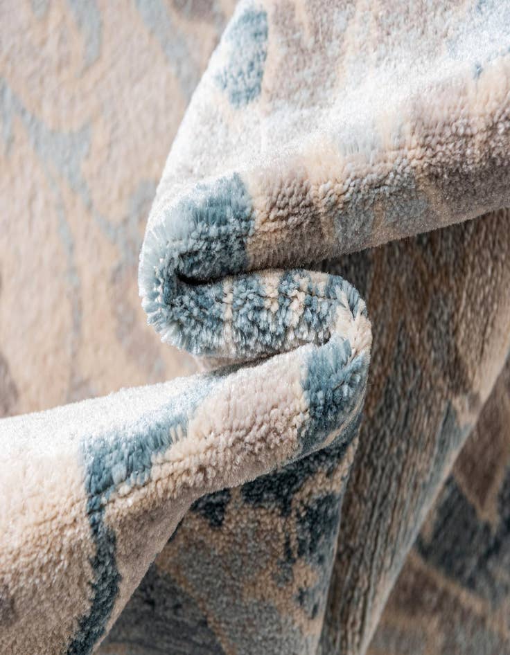 Detail image of  4' x 6' Victoria Rug