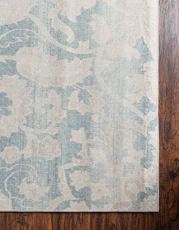 Detail image of  4' x 6' Victoria Rug