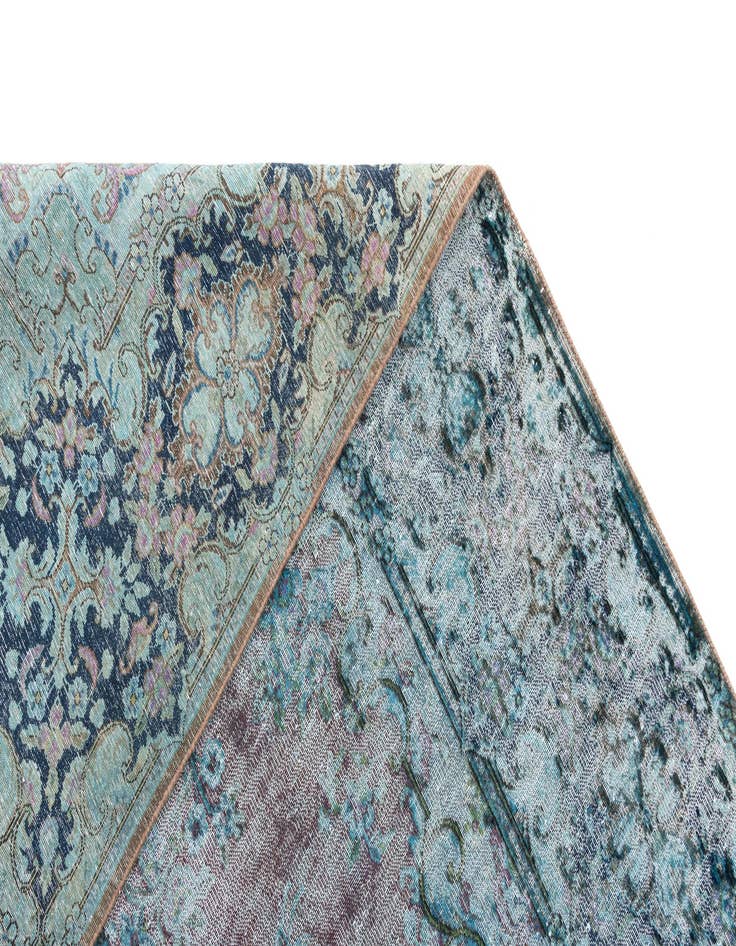 Detail image of  6' 11 x 9' 11 Vintage Royal Wool Rug