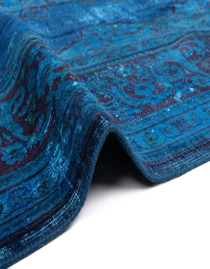 Detail image of  8' 8 x 11' 4 Vintage Royal Wool Rug