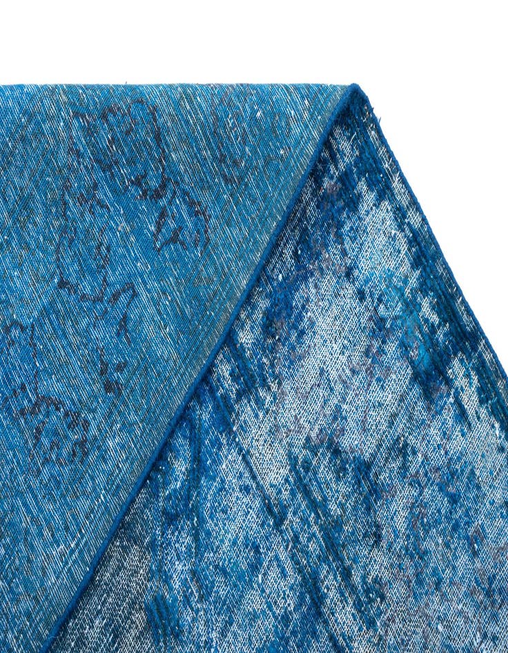 Detail image of  7' x 9' 6 Vintage Royal Wool Rug