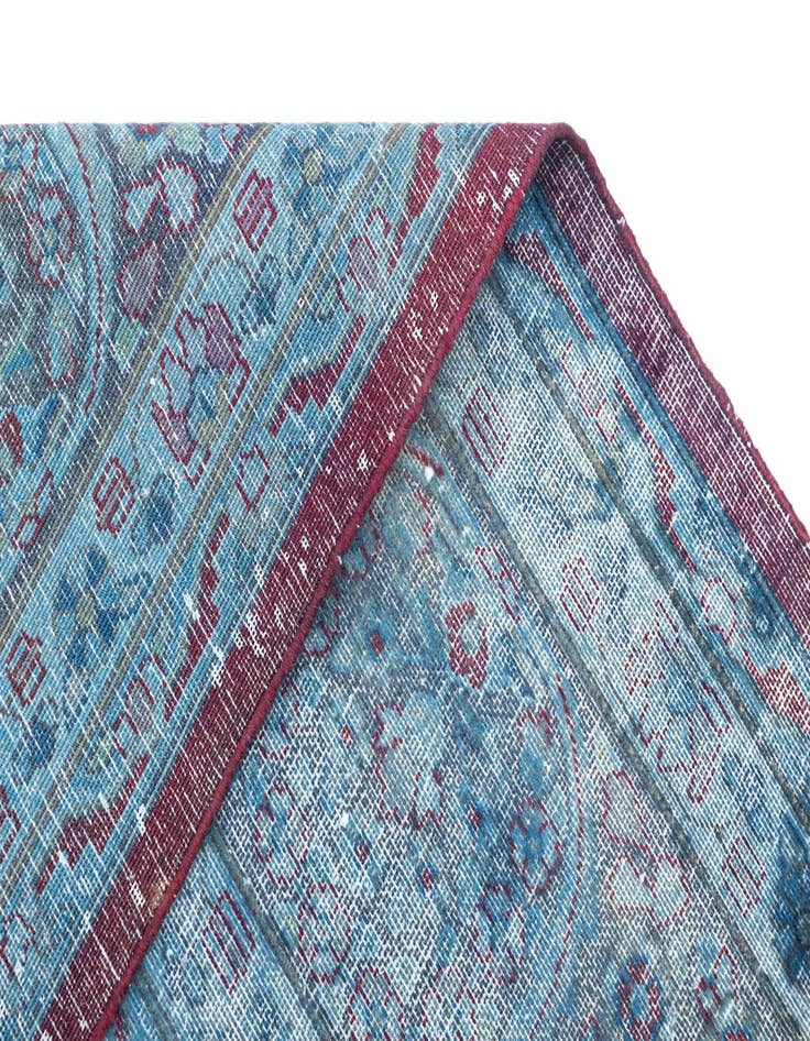 Detail image of  9' 9 x 13' Vintage Royal Wool Rug