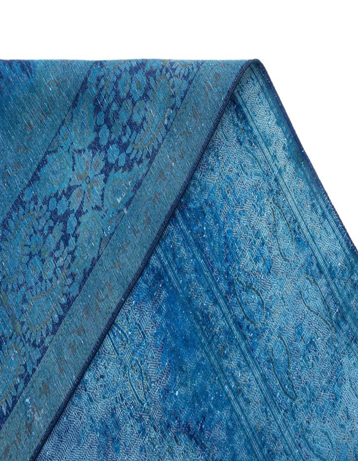 Detail image of  9' 6 x 12' 10 Vintage Royal Wool Rug