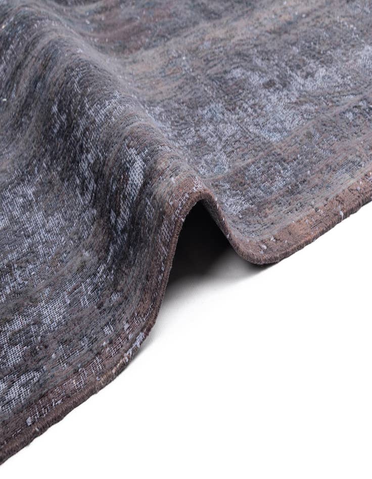 Detail image of  9' 10 x 12' 11 Vintage Royal Wool Rug