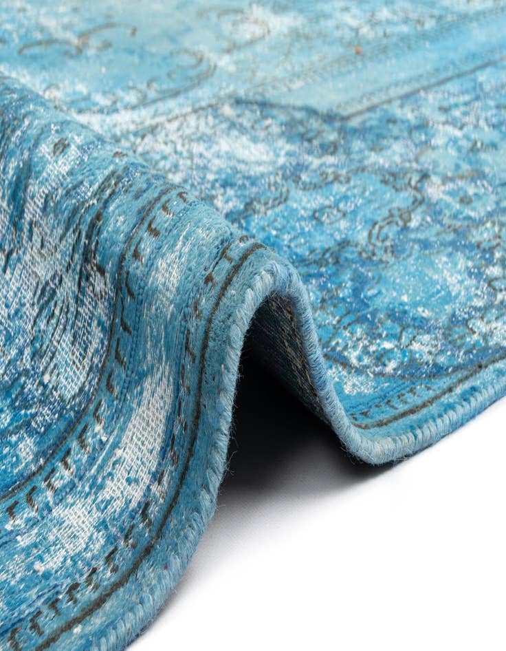 Detail image of  9' 7 x 13' Vintage Royal Wool Rug