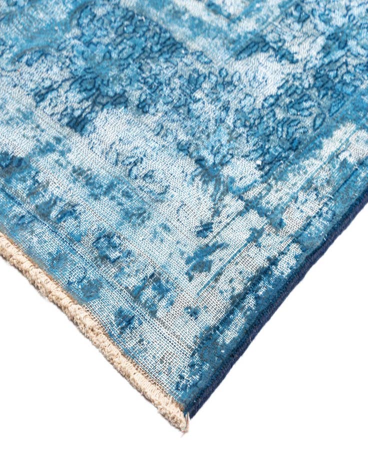 Detail image of  9' 9 x 12' 5 Vintage Royal Wool Rug