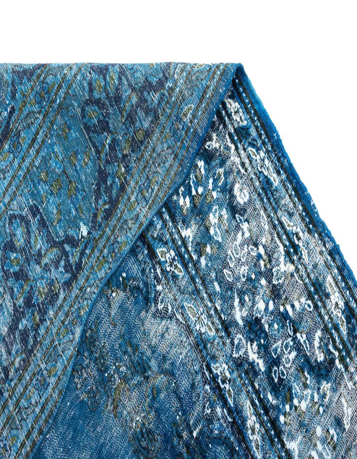 Detail image of  6' 9 x 9' 10 Vintage Royal Wool Rug