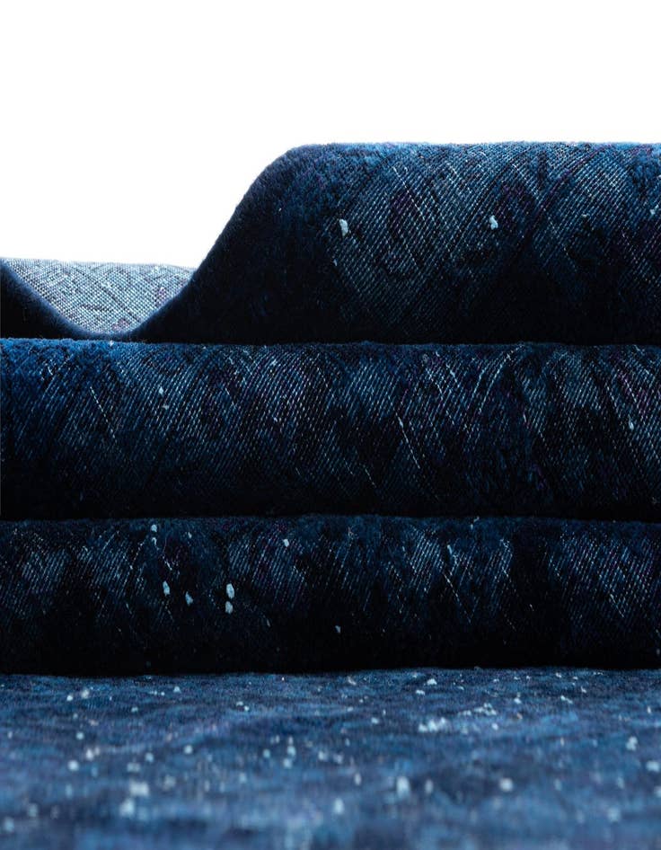 Detail image of  7' 10 x 9' 9 Vintage Royal Wool Rug