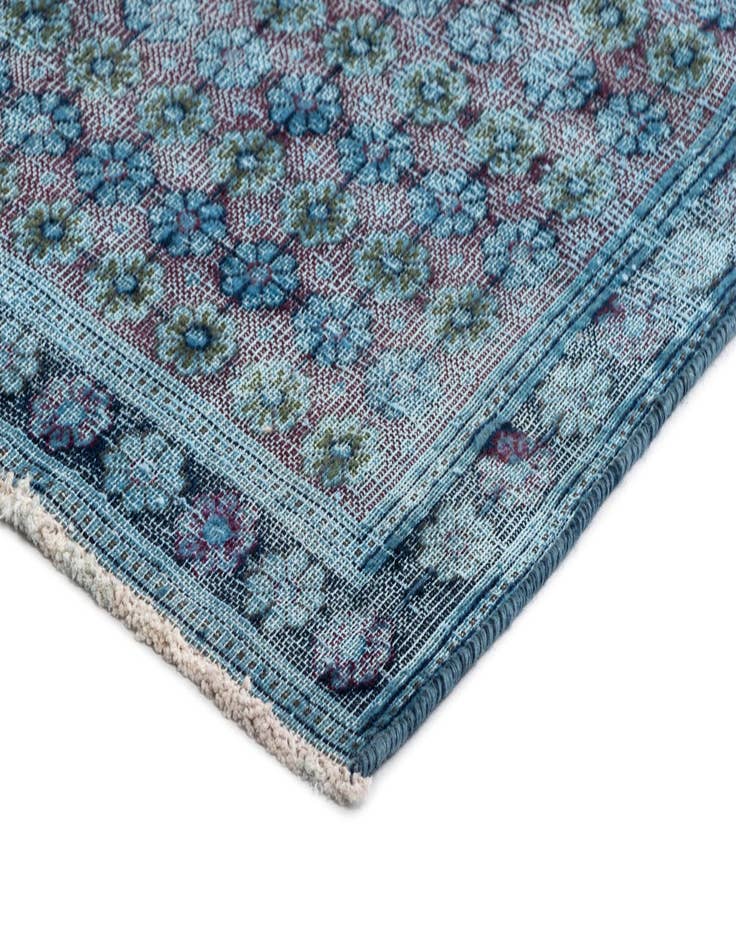 Detail image of  5' 8 x 9' 2 Vintage Royal Wool Rug