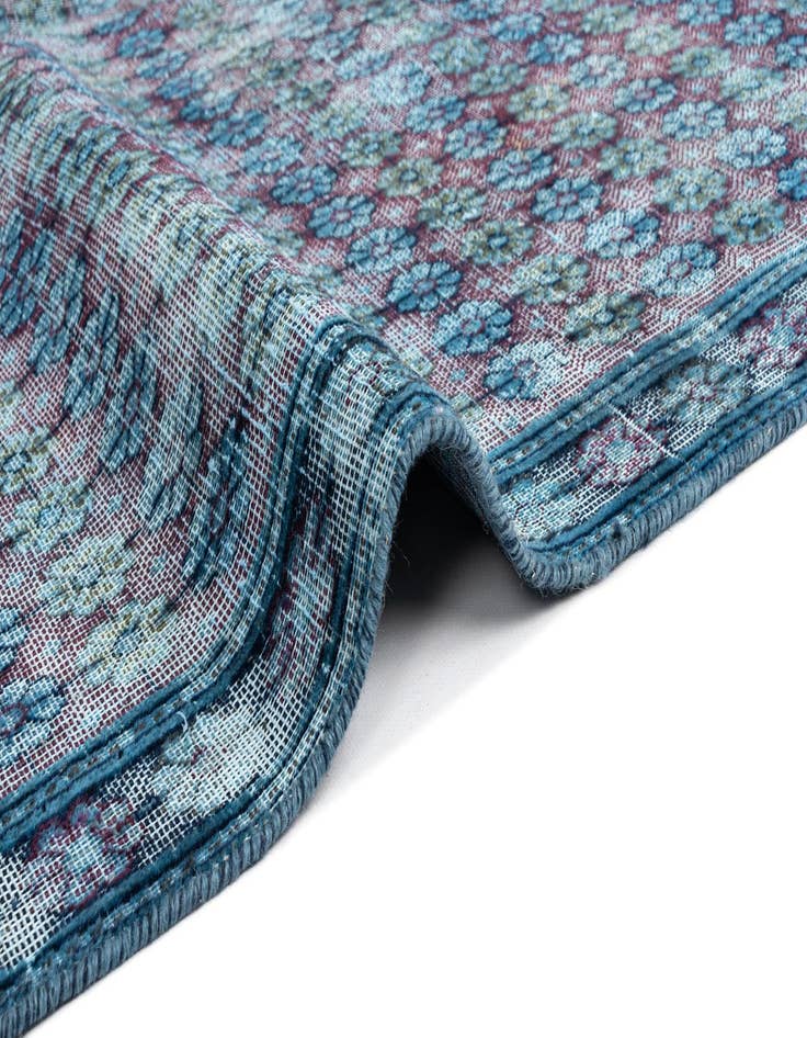 Detail image of  5' 8 x 9' 2 Vintage Royal Wool Rug