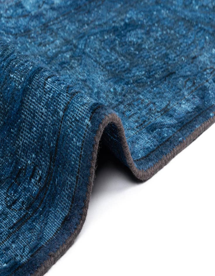 Detail image of  9' 7 x 13' 2 Vintage Royal Wool Rug