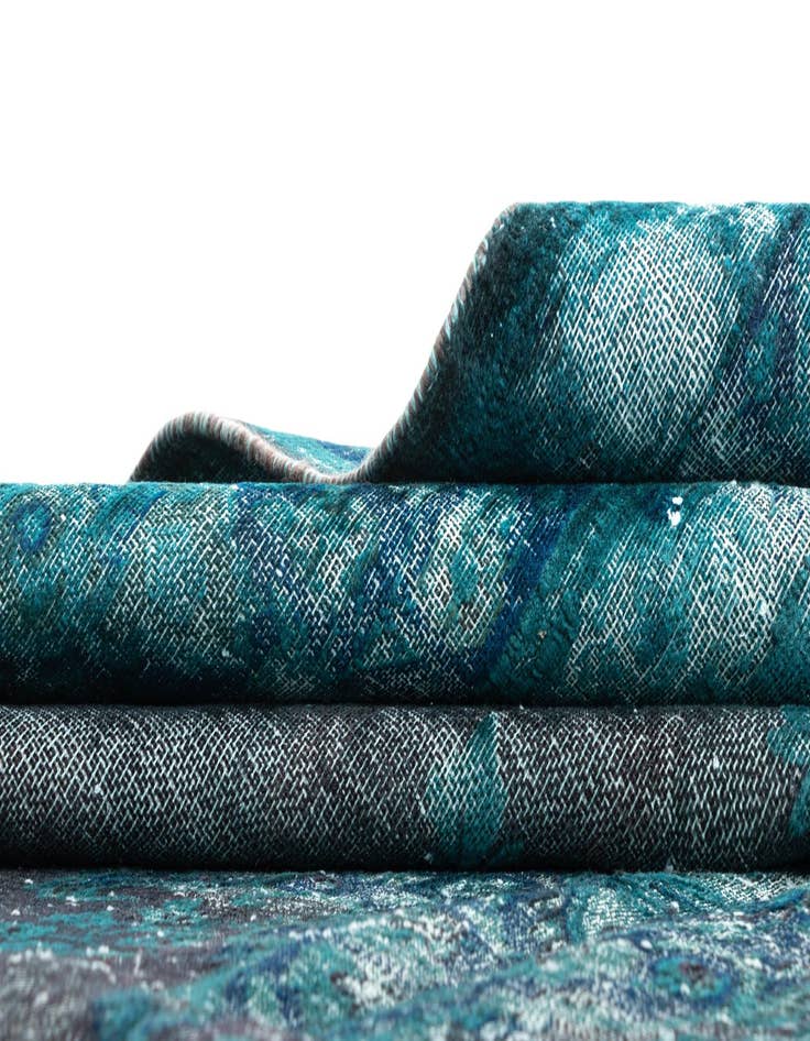 Detail image of  9' 10 x 13' Vintage Royal Wool Rug