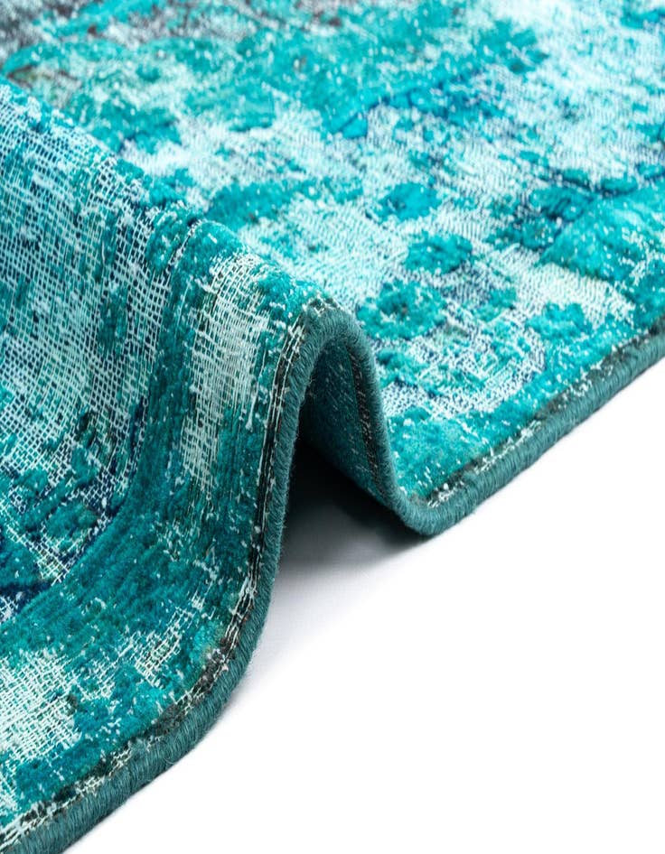 Detail image of  9' 10 x 13' 2 Vintage Royal Wool Rug