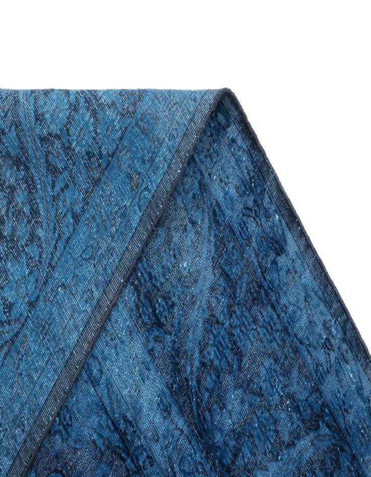 Detail image of  9' 10 x 13' Vintage Royal Wool Rug