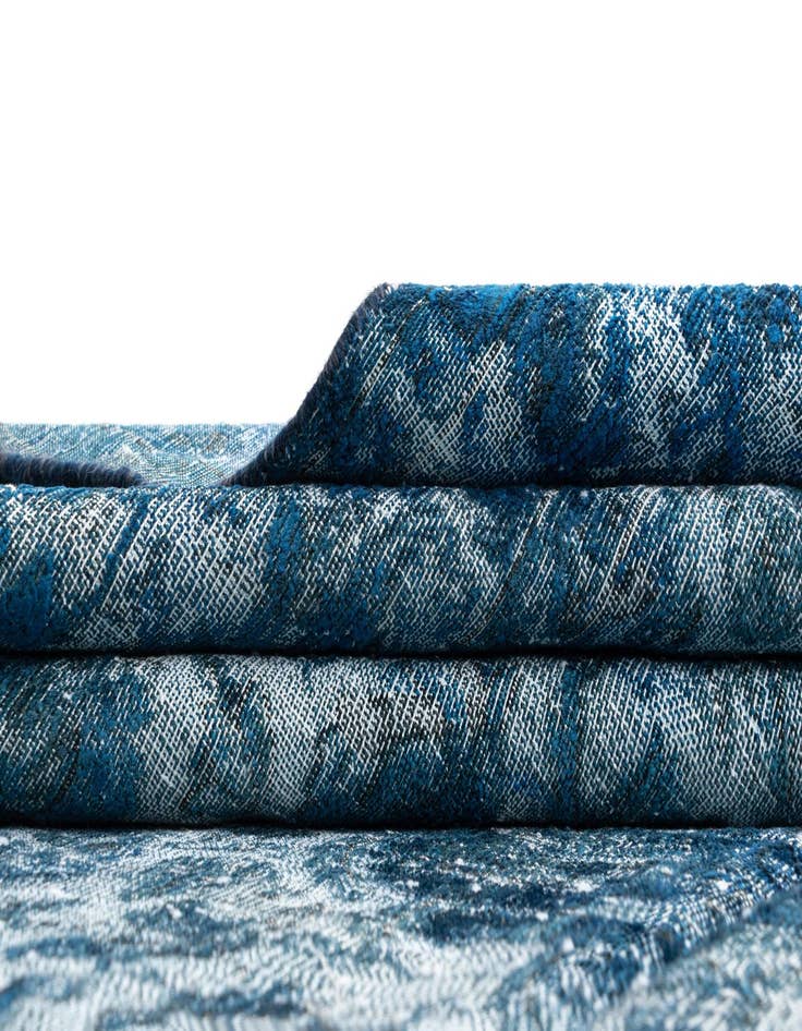 Detail image of  8' 10 x 12' 2 Vintage Royal Wool Rug