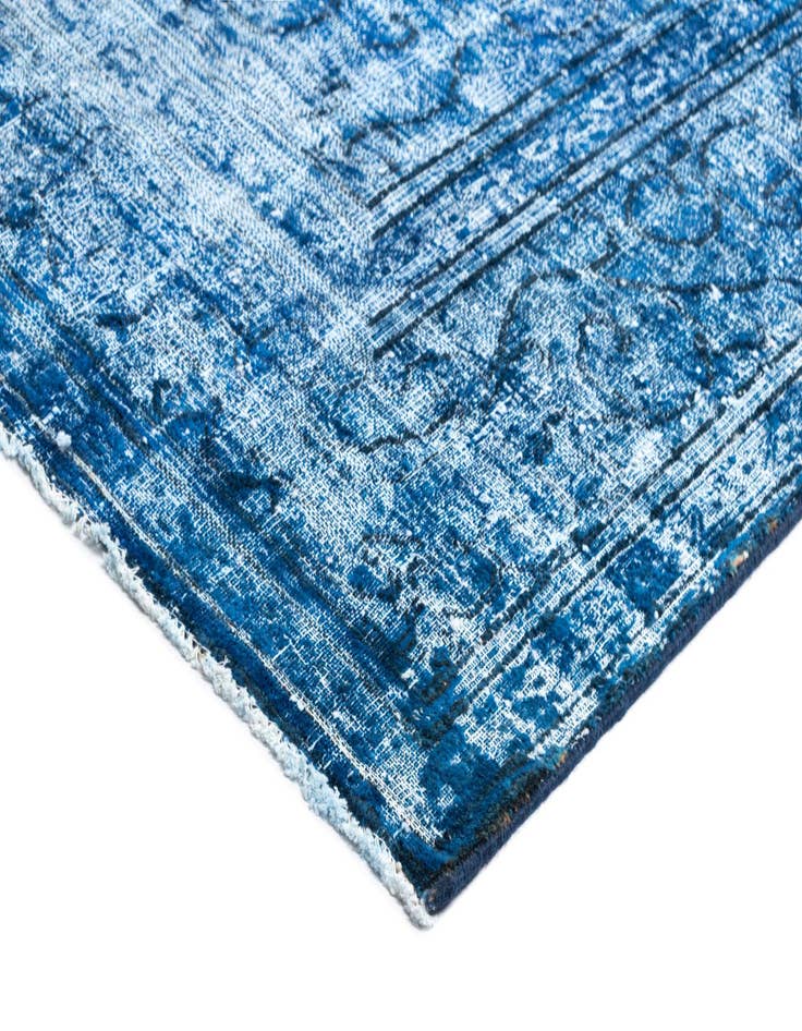 Detail image of  9' 6 x 13' 9 Vintage Royal Wool Rug