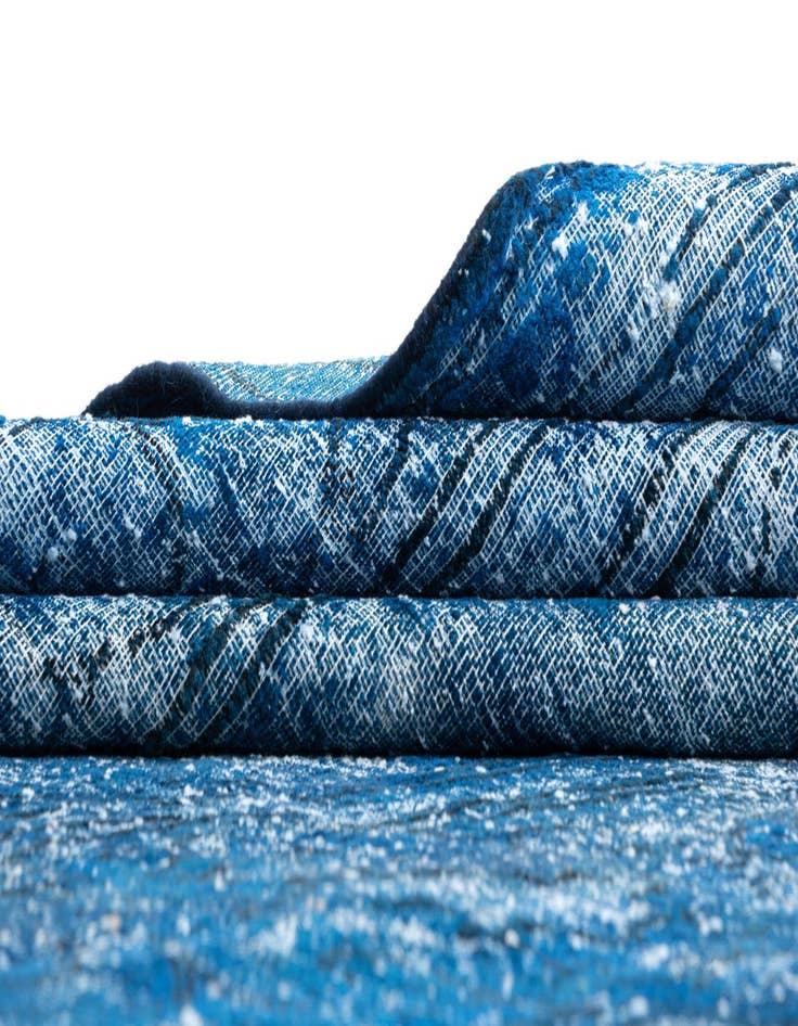 Detail image of  9' 6 x 13' 9 Vintage Royal Wool Rug