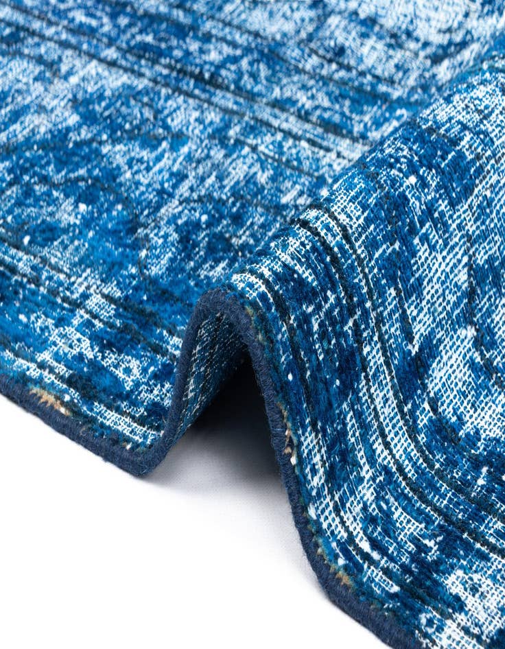 Detail image of  9' 6 x 13' 9 Vintage Royal Wool Rug