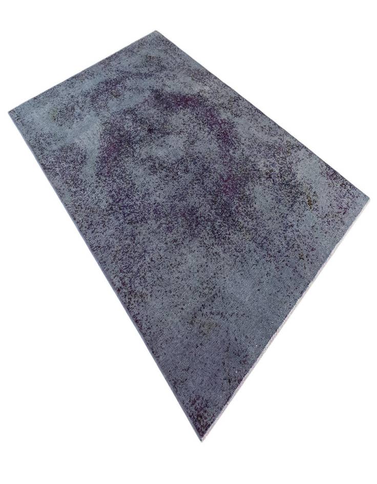 Detail image of  4' 2 x 6' 3 Vintage Royal Wool Rug