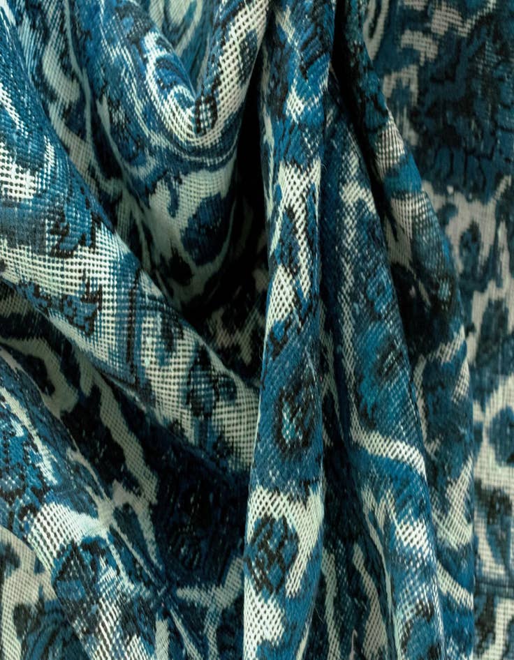 Detail image of  6' 5 x 9' 8 Vintage Royal Wool Rug