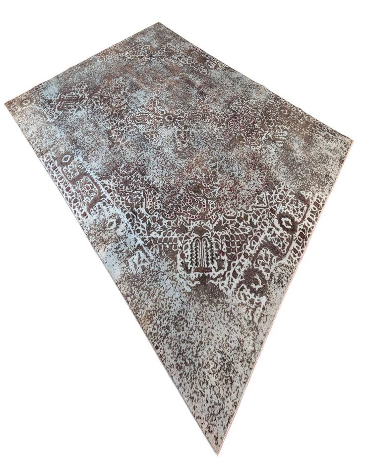 Detail image of  9' 4 x 12' 6 Vintage Royal Wool Rug