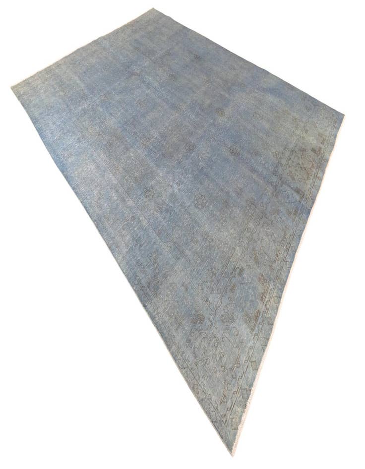 Detail image of  9' 3 x 12' 2 Vintage Royal Wool Rug