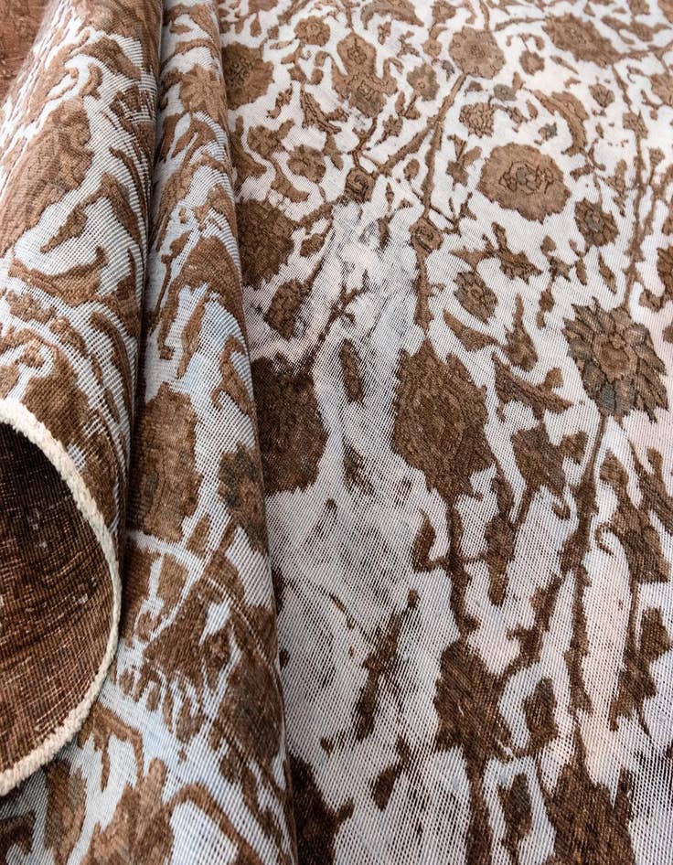 Detail image of  8' 10 x 12' 1 Vintage Royal Wool Rug