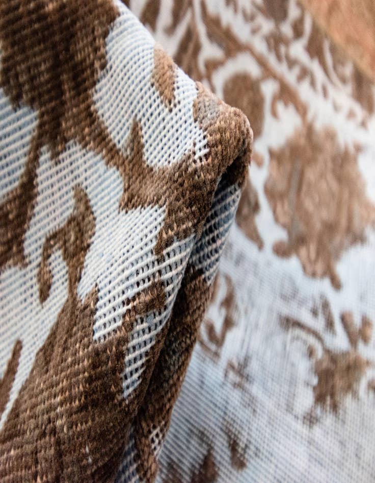 Detail image of  8' 10 x 12' 1 Vintage Royal Wool Rug