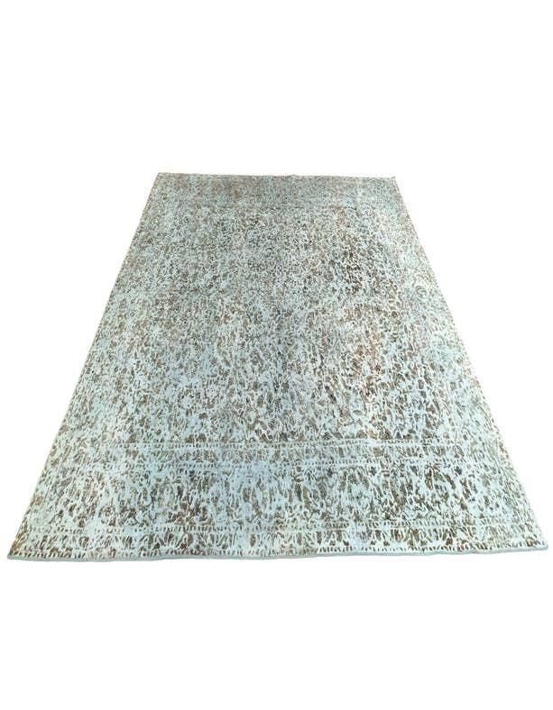 Detail image of  9' 7 x 12' 11 Vintage Royal Wool Rug