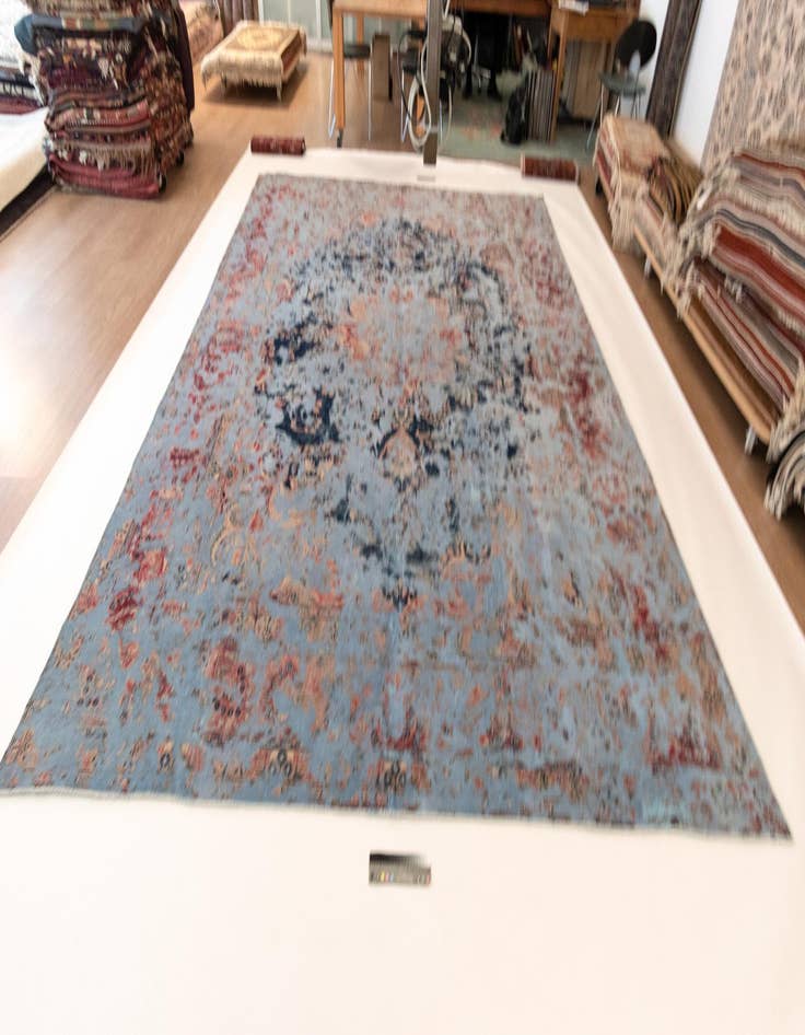 Detail image of  9' 3 x 12' 9 Vintage Royal Wool Rug