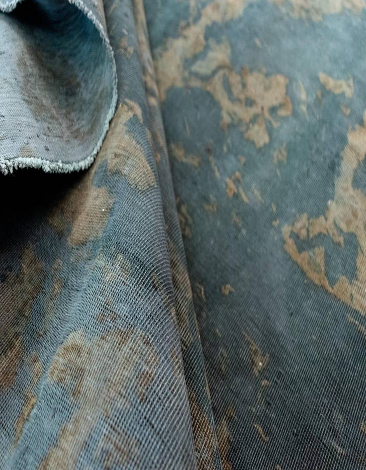 Detail image of  9' 7 x 13' Vintage Royal Wool Rug