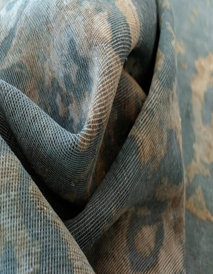 Detail image of  9' 7 x 13' Vintage Royal Wool Rug